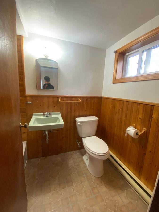 Hillcrest Motel Сент-Джон Екстер'єр фото