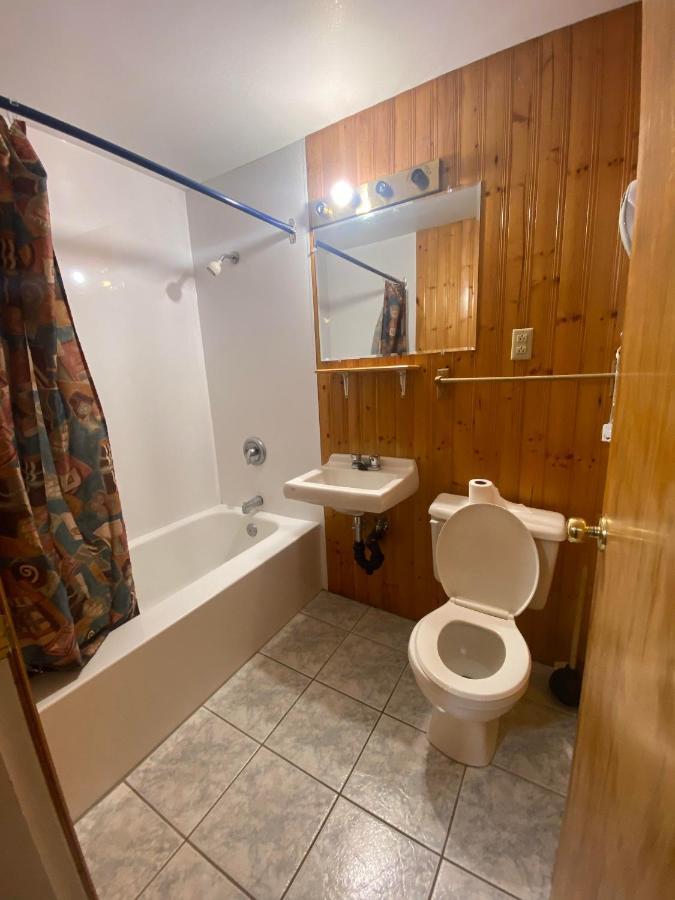Hillcrest Motel Сент-Джон Екстер'єр фото